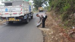 Hati-hati! Jalan Berlubang di Jalur Trenggalek - Bendungan