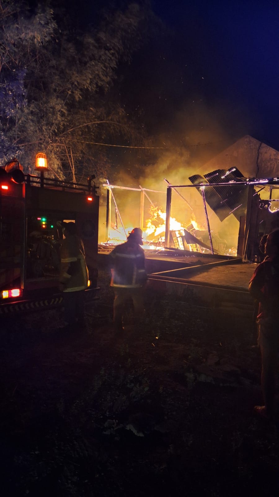 Rumah dan Gudang di Tugurejo, Ngasem, Kediri, Terbakar, Pemilik Rugi Puluhan Juta Rupiah