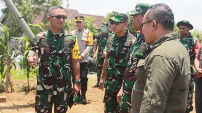 Tim Wasev Mabes TNI AD Tinjau Progres TMMD 122 Kodim 0809 Kediri