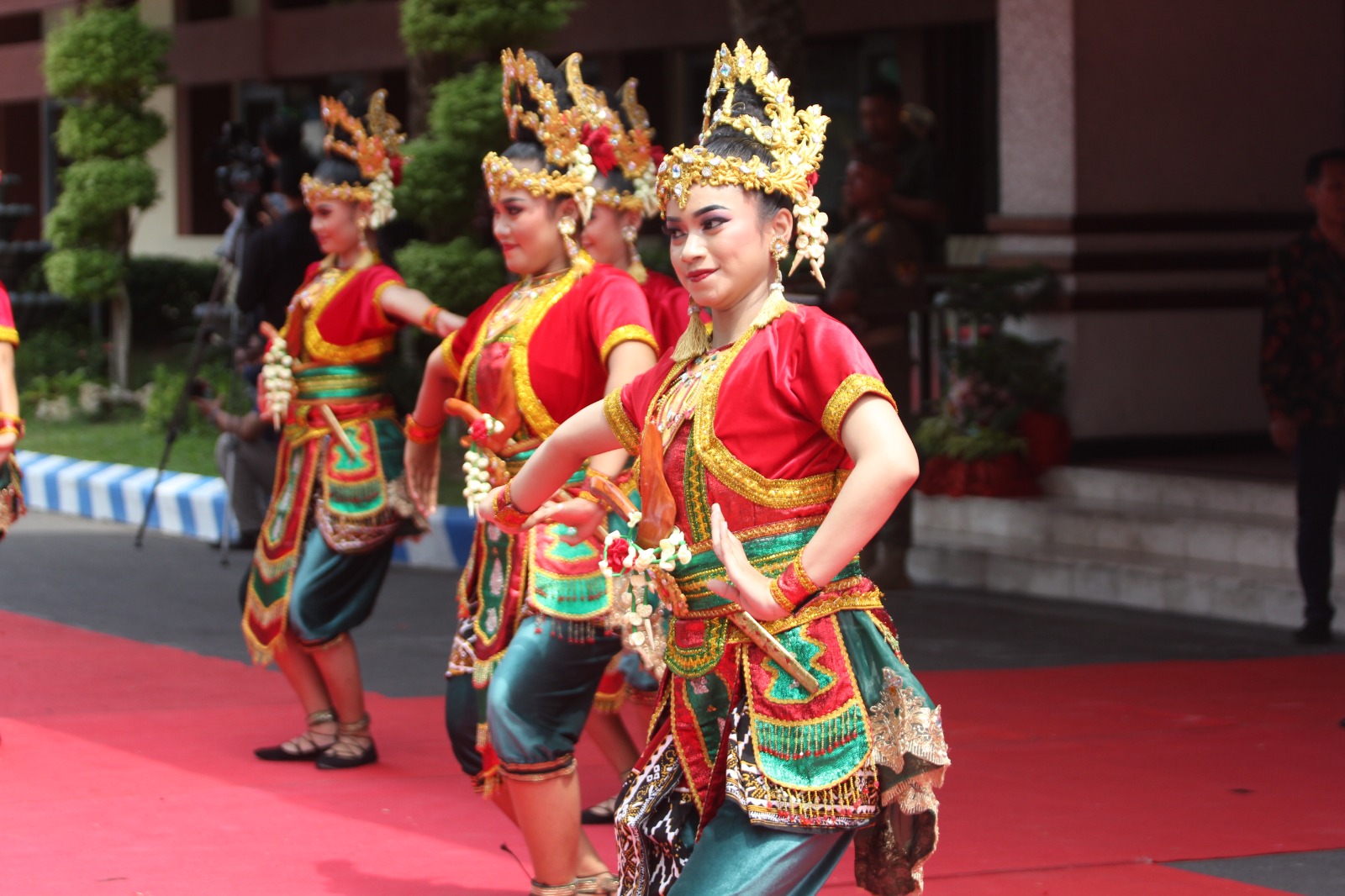 Pesona Tujuh Dara dari Sanggar Tari Kembang Sore Kediri dalam Tari Chandra Laksita