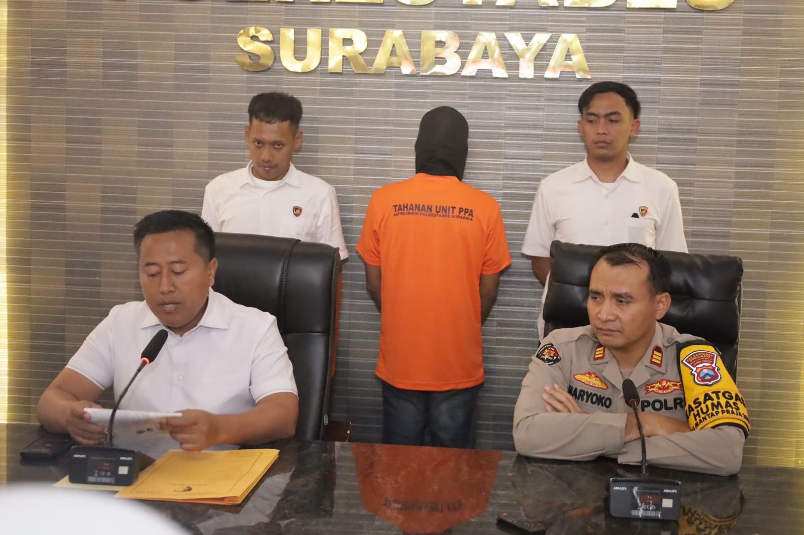 Polisi Bekuk Tersangka Begal Payudara  dengan Korban Dua Siswi SMP di Surabaya