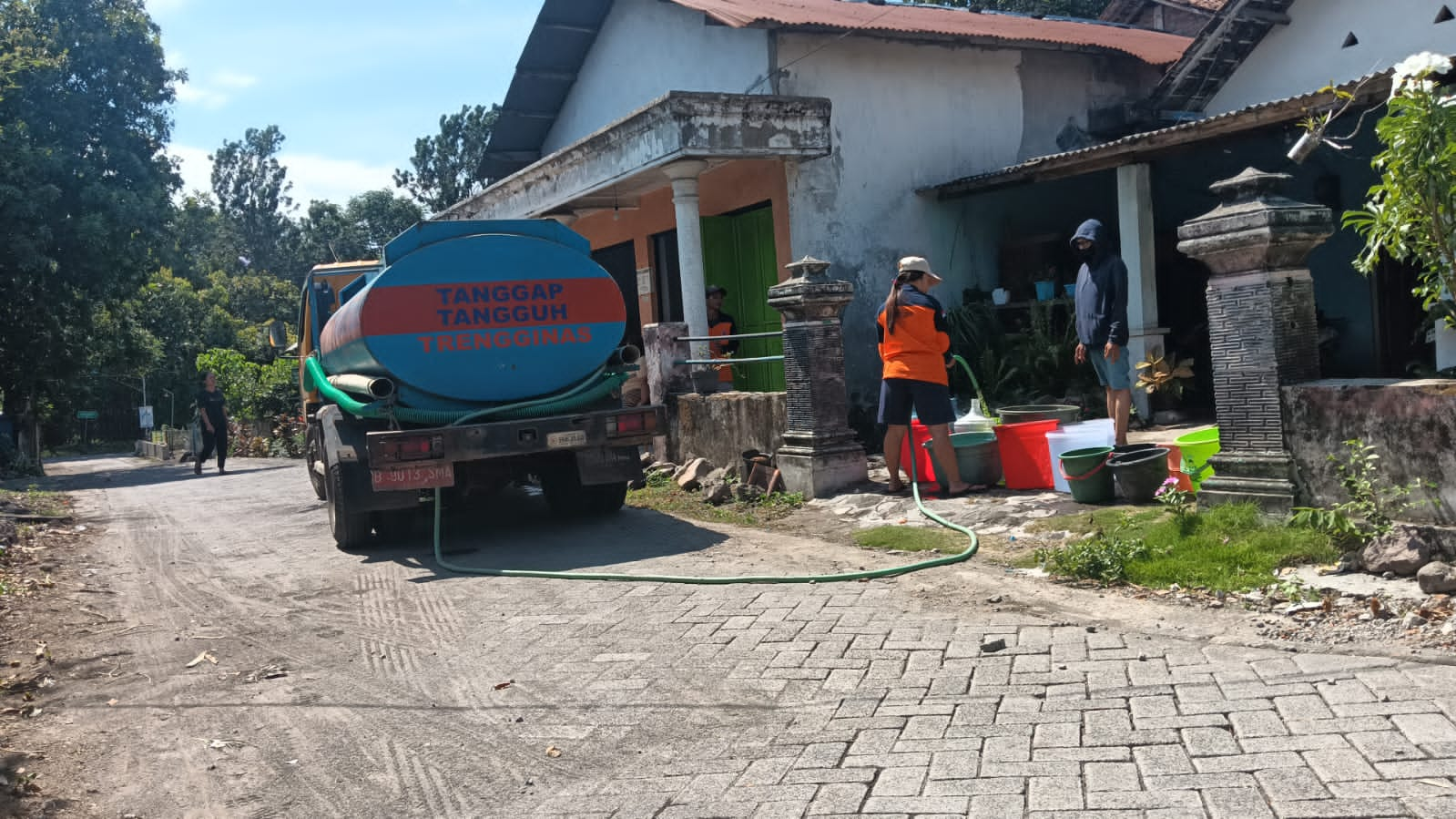 Pemkab Kediri Suplai Air Bersih untuk Warga Dusun Sepawon Plosoklaten