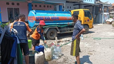 BPBD Kabupaten Kediri Kirim 15.000 Liter Air Bersih  Setiap Hari ke Sepawon