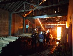 Kebakaran Toko Bangunan Ponorogo, Api Baru Padam Setelah 4 Jam Lebih