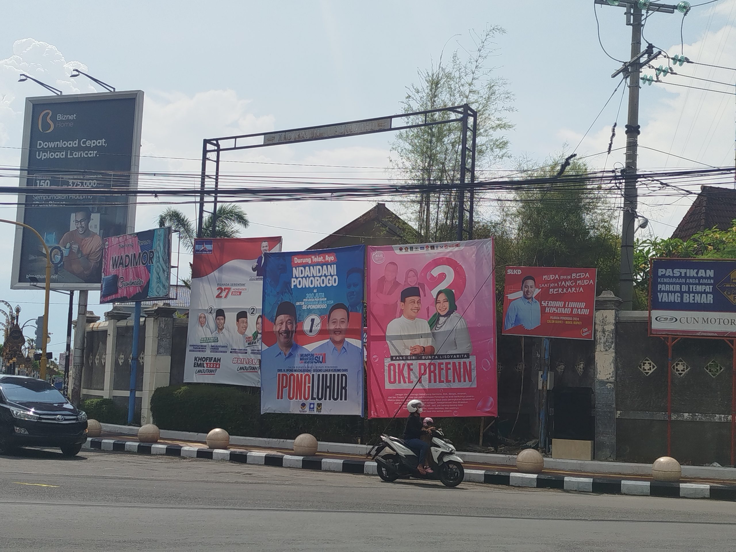 KPU Ponorogo Fasilitasi APK Untuk Para Paslon, Ini Jumlah dan Lokasi Pemasangannya