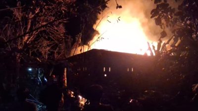 Kebakaran Hanguskan Gudang Kayu Jati di Tulungagung, Kerugian Capai Rp 400 Juta