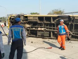 Kesaksian Korban Kecelakaan Bus SMAN 1 Kedungwaru Tulungagung di Jalur Tol Surabaya, Ada Guru yang Telempar ke Luar!