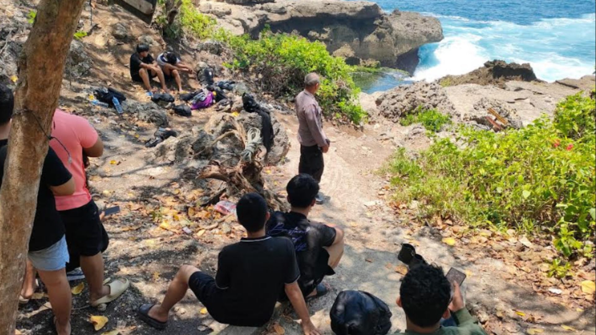 Terseret Ombak Pantai Kedungtumpang, Siswa Kampung Inggris Hilang Setelah Asik Swafoto