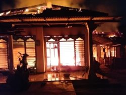 Kebakaran di Boyolangu Ludeskan Rumah, Diduga Korsleting Listrik dari Motor