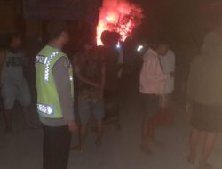 Diduga Korsleting Listrik, Gudang Helm di Sumobito Jombang Hangus Terbakar