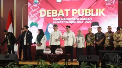 KPU Kabupaten Kediri Gelar Debat Publik Pilbup 2024-2029, Masing-masing Paslon Sampaikan Ide Soal Kesejahteraan dan Kemajuan Daerah