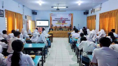 Panwascam Pesantren Goes to School, Mendorong Partisipasi Pemilih Pemula di SMAN 3 Kota Kediri