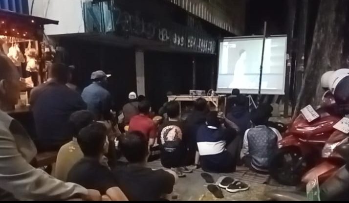 Nobar di Angkringan Bang Gemblek, Seru dan Meriah!