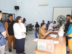 Pj Wali Kota Kediri Tinjau Penyaluran Bantuan Pangan Cadangan Beras Pemerintah di Kelurahan Pojok dan Kelurahan Ngampel