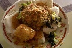 Nikmati Sensasi Pecel Punten dan Jenang di Tengah Persawahan yang Sejuk