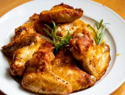 7 Inspirasi Resep Olahan Ayam Nikmat ala Chef Martin Praja yang Wajib Bunda Coba, Mantap Pol!