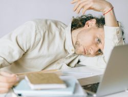 10 Strategi Atasi Burnout bagi Pekerja Kreatif yang Wajib Dicoba