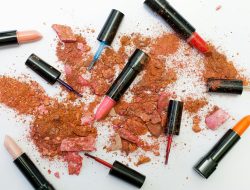 Awet dan Pigmented! Ini 14 Lip Cream Rekomendasi Para MUA yang Wajib Kamu Punya