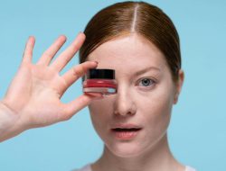 9 Pilihan Lip Cream Warna Bold Cantik yang Akan Membuat Penampilan Makin Glamour