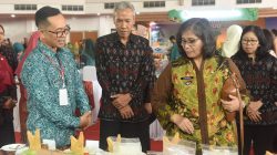 Pj Wali Kota Kediri Terima Penghargaan Pada Award Peduli Ketahanan Pangan