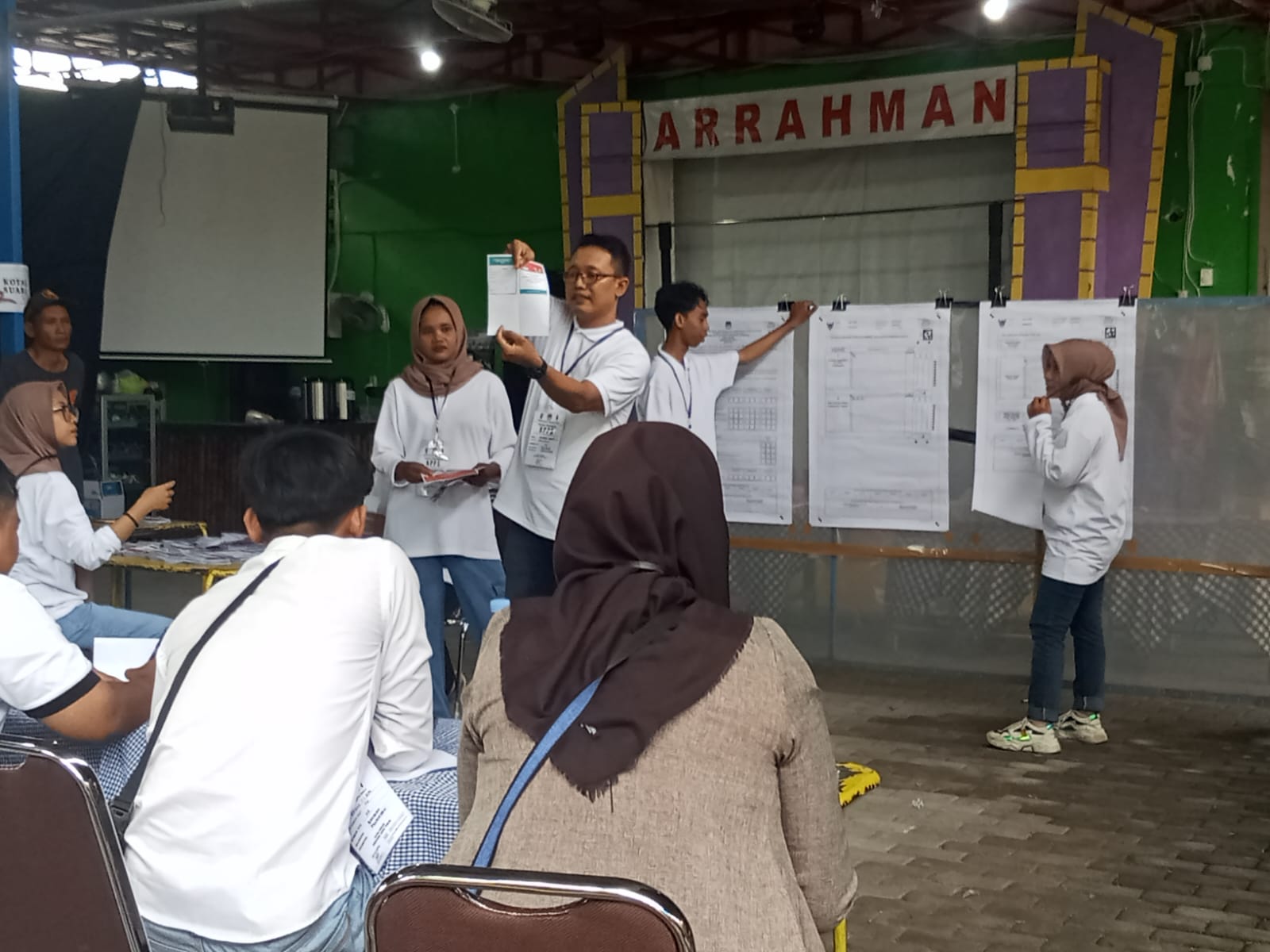 Mengejutkan, Vinanda Malah Kalah Telak di TPS 03 Kelurahan Banaran, Tempat Dia Mencoblos