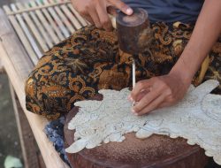 Cerita Perajin Wayang Muda Asal Trenggalek, Terinspirasi Sang Ayah dalam Melestarikan Budaya