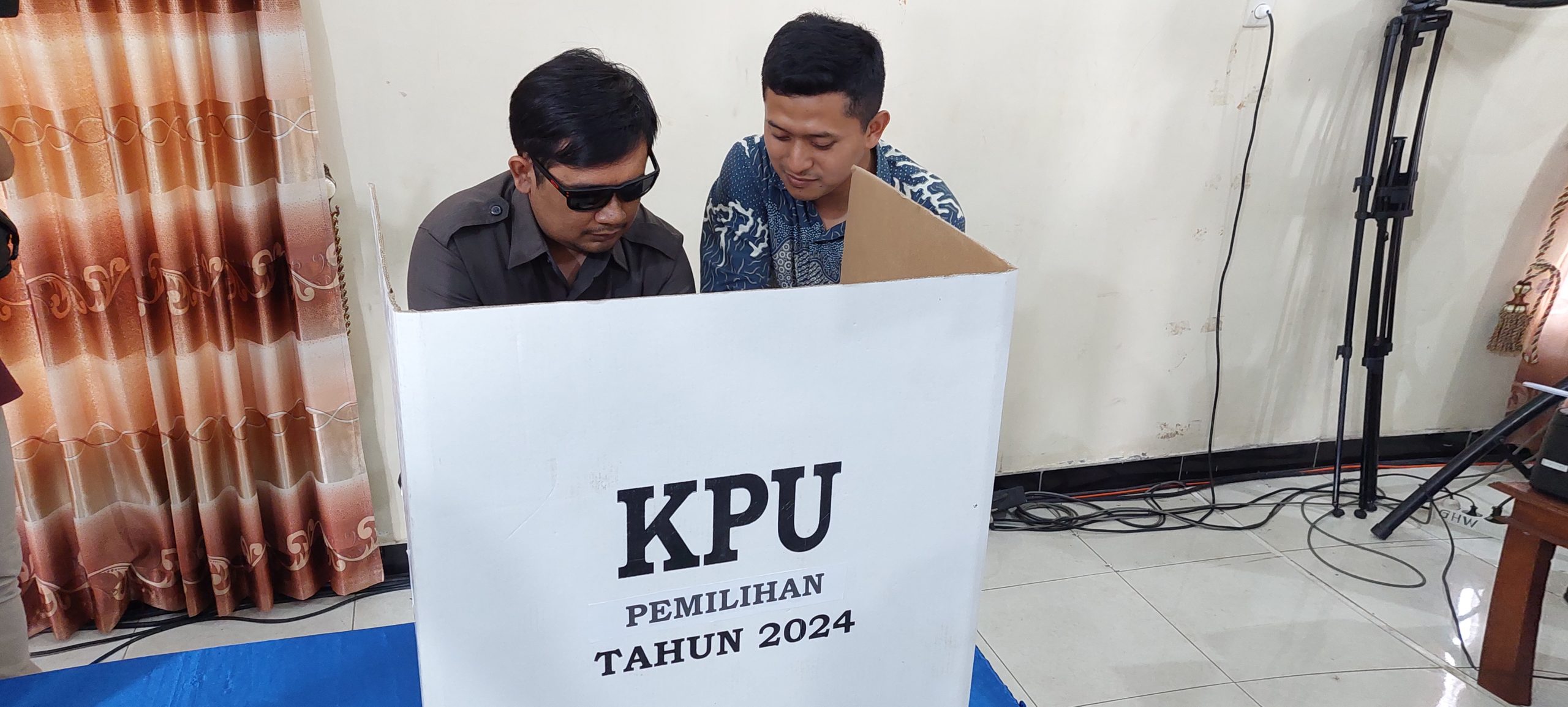 Sebanyak 3.786 Pemilih Disabilitas Siap Berpartisipasi di Pilkada 2024, KPUD Trenggalek Pastikan Aksesibilitas Nyaman