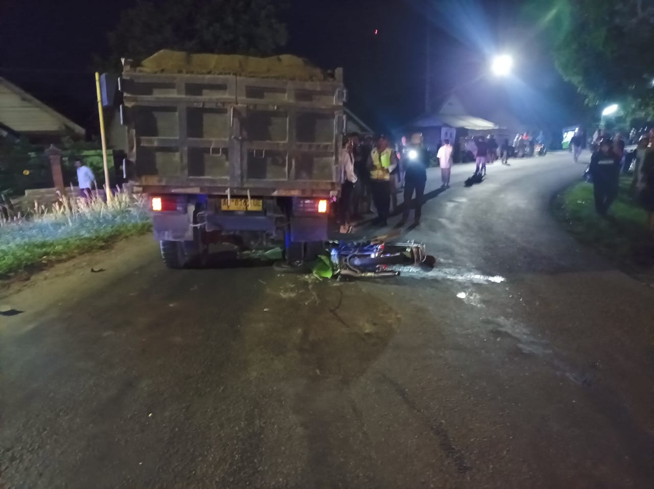 Pemotor Asal Jombang Meninggal Usai Terlindas Truk di Kediri