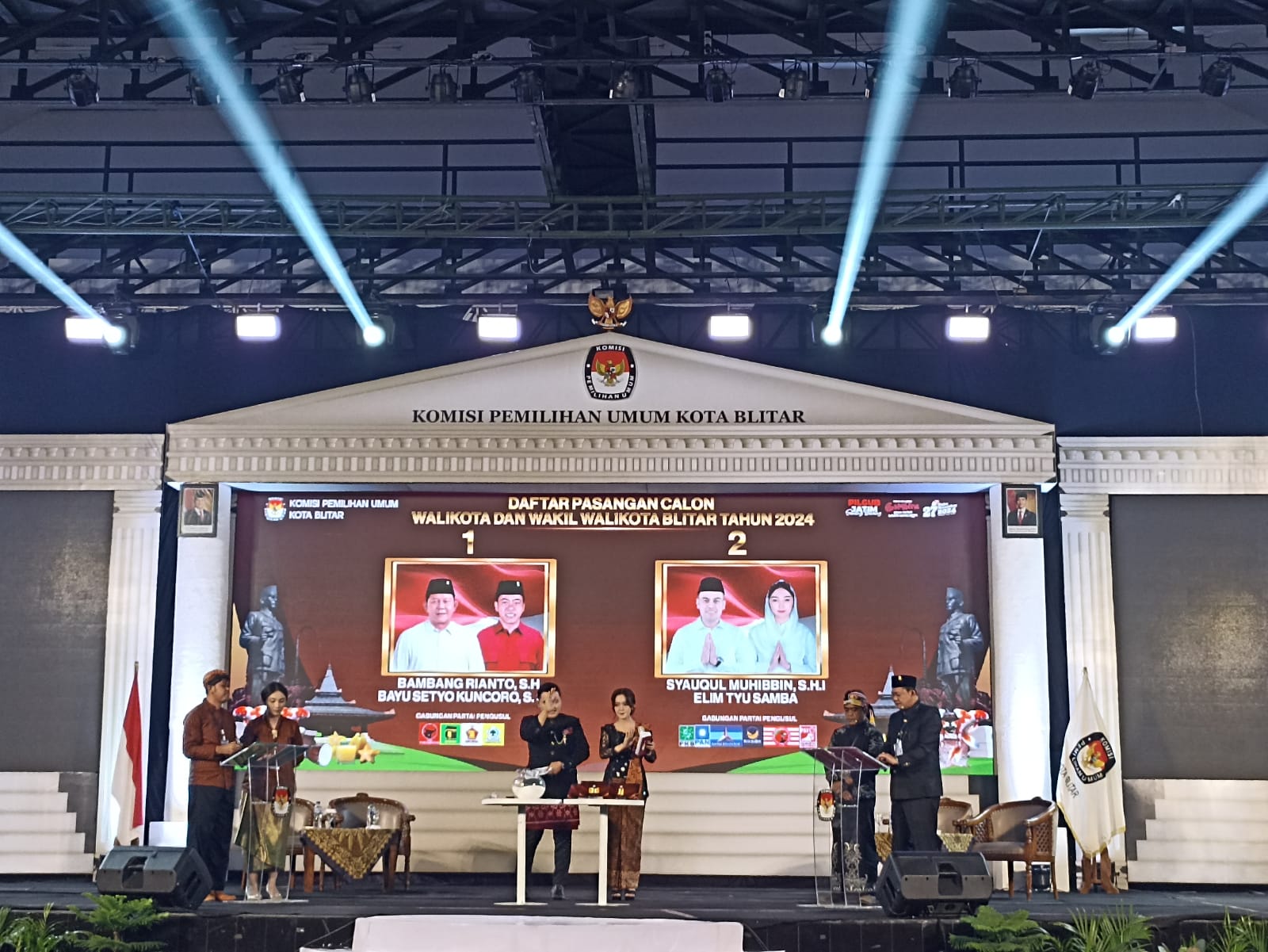 Debat Terakhir, Paslon SAE Soroti Lawan Soal Program Beras Gratis yang Tak Ada 