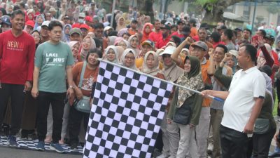 Pjs Bupati Kediri Lepas Jalan Sehat HUT ke-53 Korpri, Diikuti Ribuan ASN