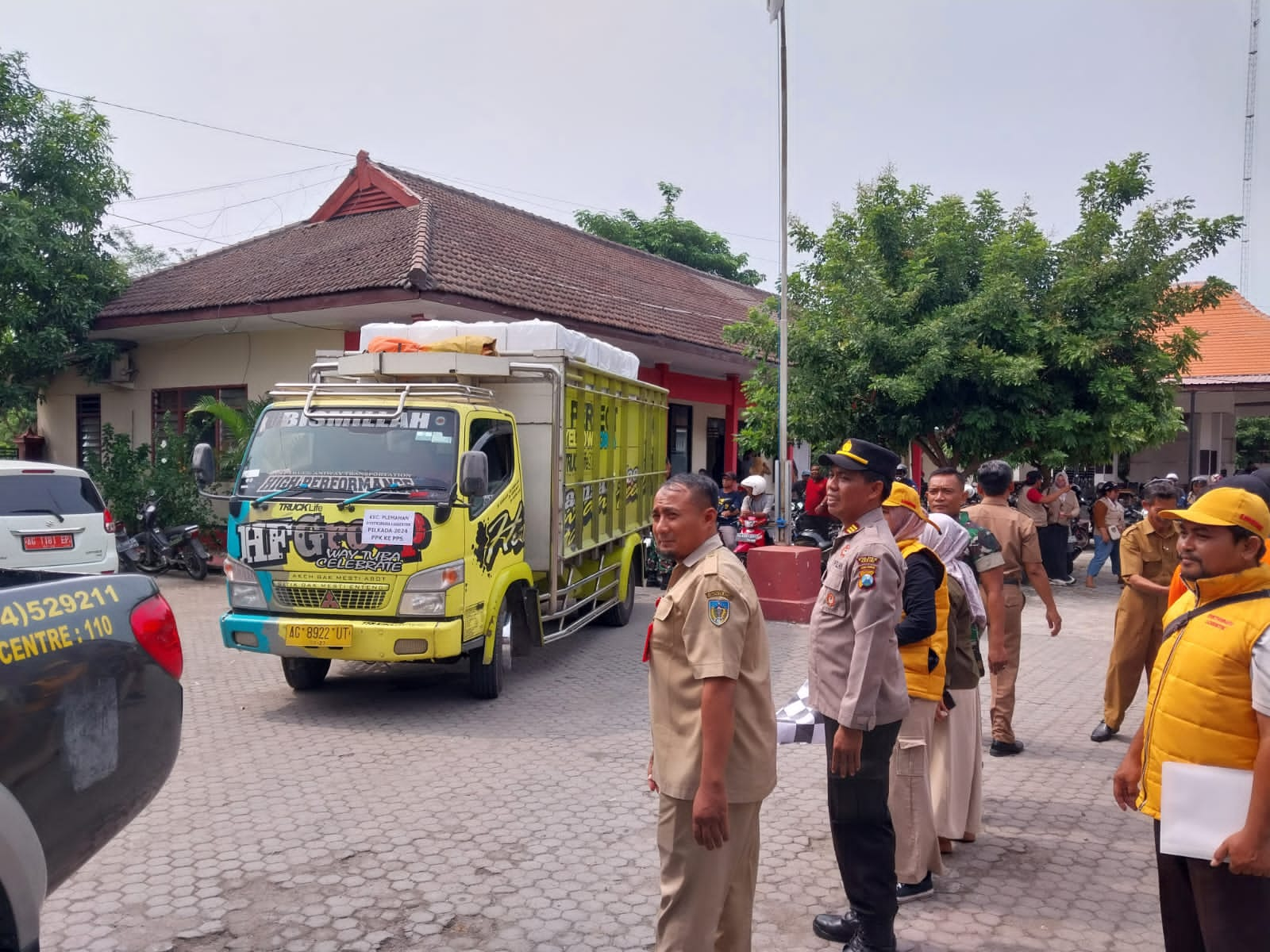 Pengamanan Ketat Pendistribusian Logistik Pilkada di Kabupaten Kediri