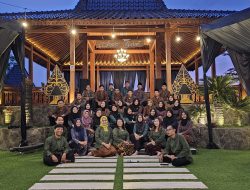 TPS di Kayen Kidul, Kabupaten Kediri Berkonsep Kejawen, Dihias Mewah Bak Lokasi Pernikahan
