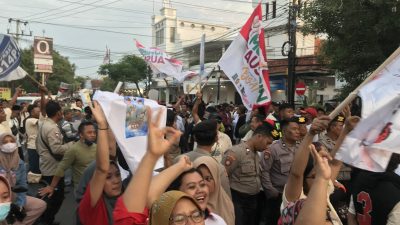 Debat Kedua Calon Wakil Bupati di Gedung Wanita, Ribuan Pendukung Paslon Penuhi Jalan