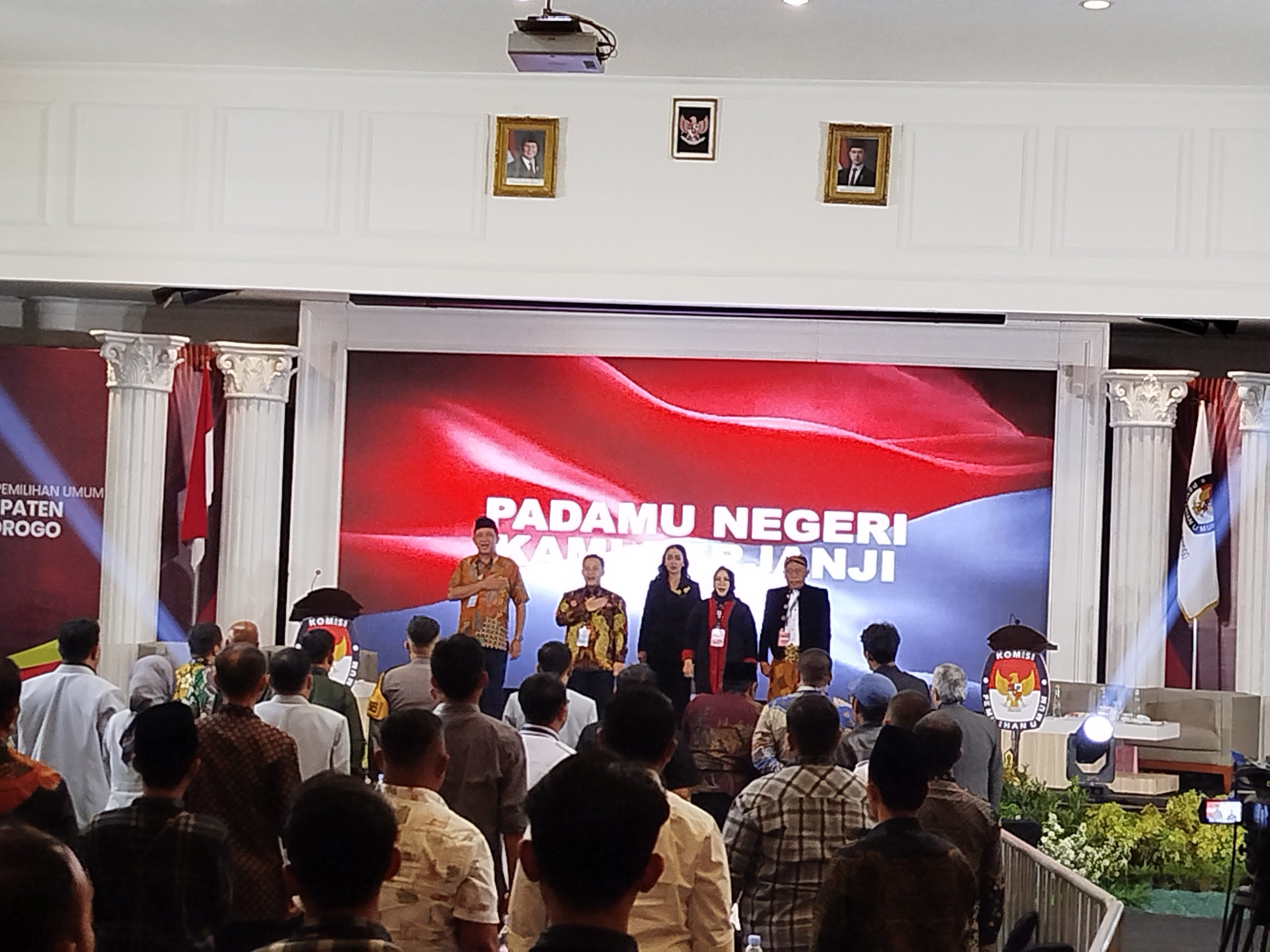 Debat Pamungkas Pilbup Ponorogo Libatkan Panelis Lulusan Luar Negeri