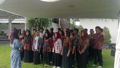 Tampil Prima, Paduan Suara SMK N I Ngasem Sering Ikuti Acara Akbar di Pemkab Kediri