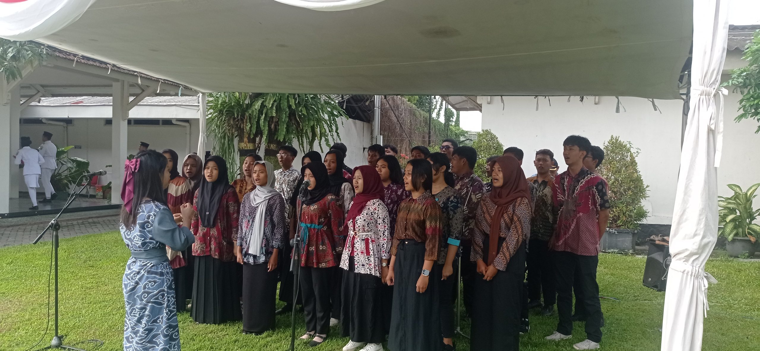 Tampil Prima, Paduan Suara SMK N I Ngasem Sering Ikuti Acara Akbar di Pemkab Kediri