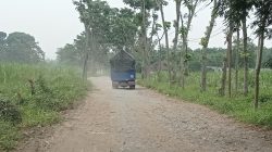 Jalan rusak di Desa Sepawon Kecamatan Plosoklaten