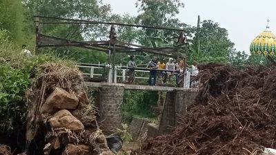 PUPR Rencanakan Rekonstruksi Dam Sungai Bendomongal di Desa Bakalan