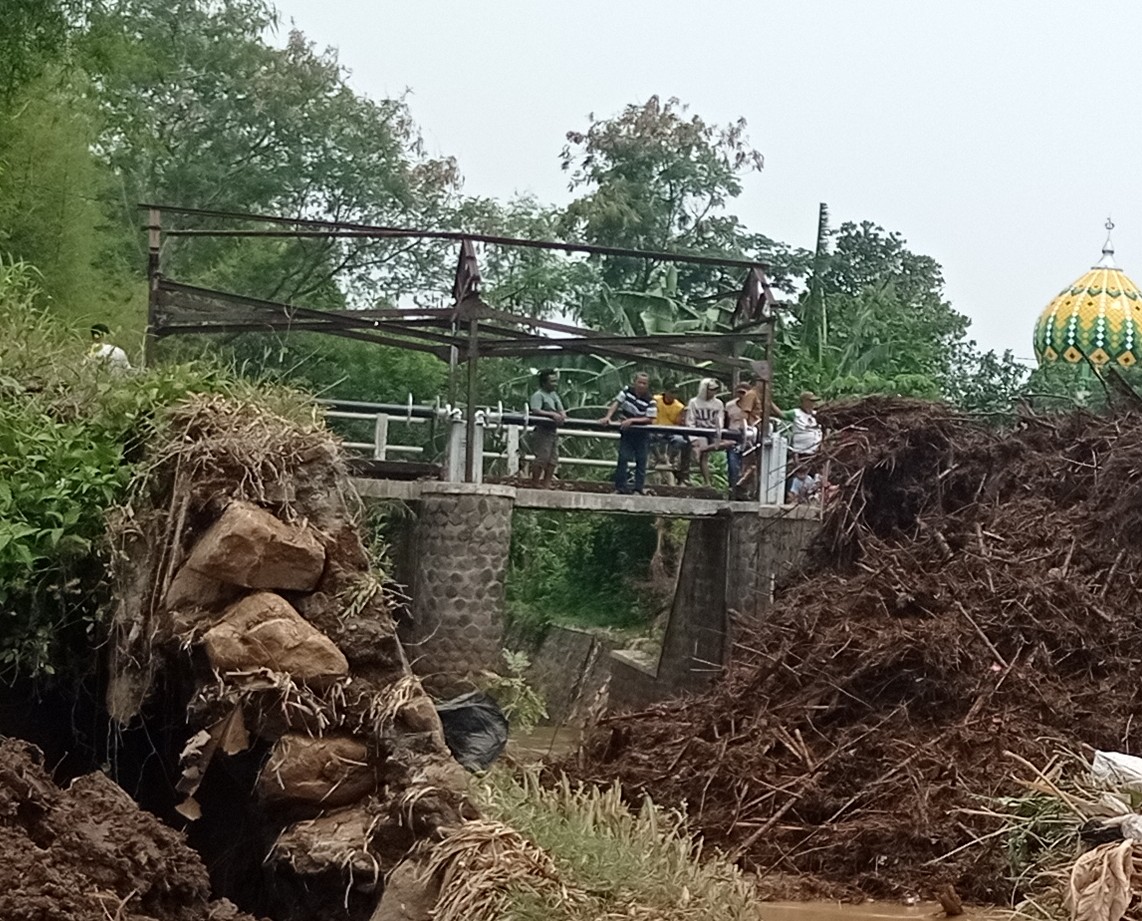 Dam di Sungai Bendomongal Desa Bakalan Grogol yang akan direkuntruksi tahun depan. (bakti