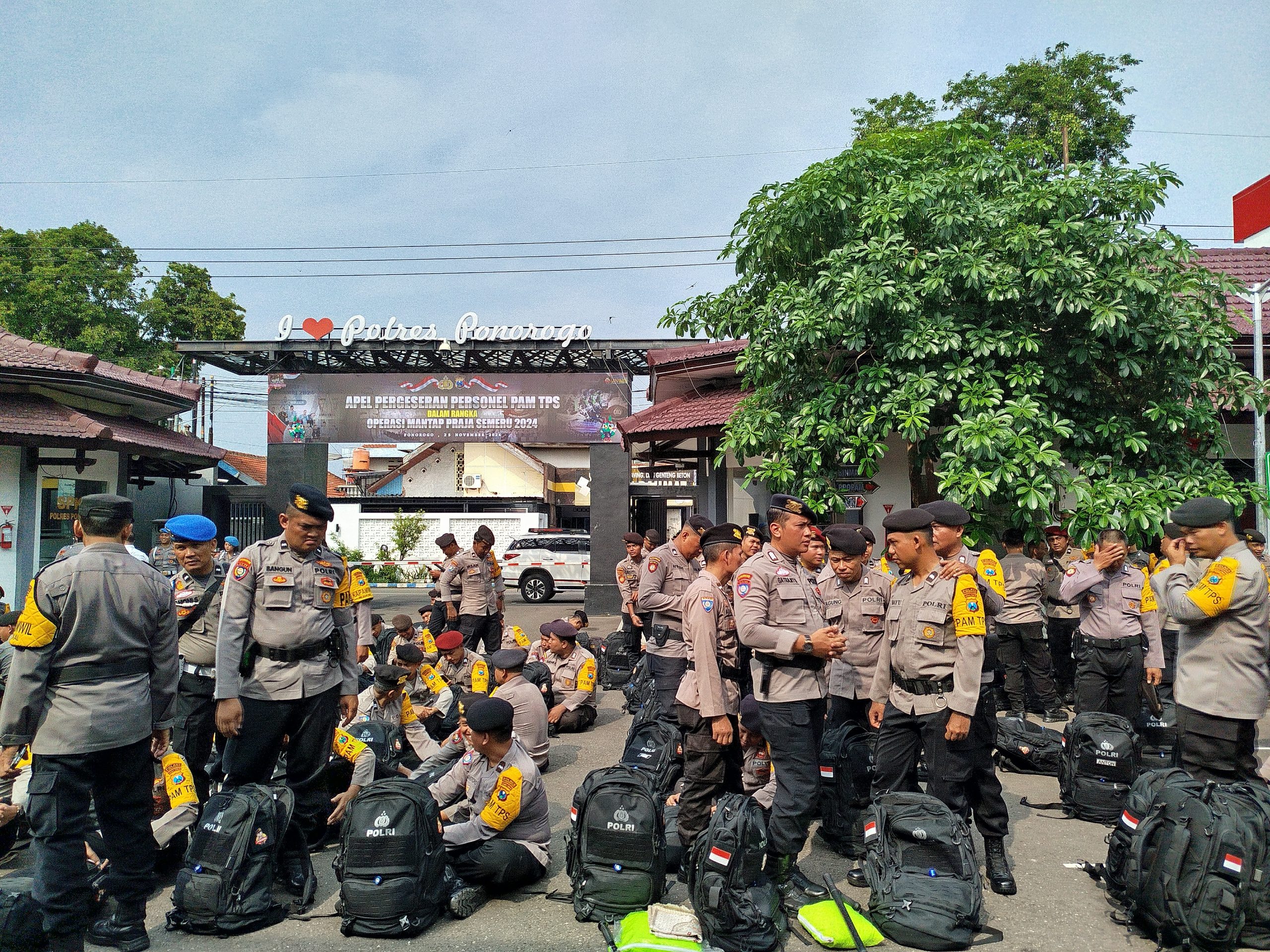 Ratusan Personel Polres Ponorogo Siap Amankan Pilkada 27 November