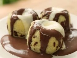 Tanpa Oven! 3 Resep Bolu Kukus Simple dan Praktis ala Chef Devina Hermawan, Dijamin Lembut Banget!