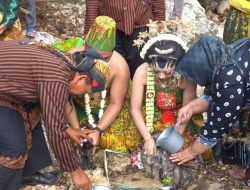 Aliran Coban Kromo Tulungagung Mengering, Tradisi Ngedus Kucing Kembali Digelar