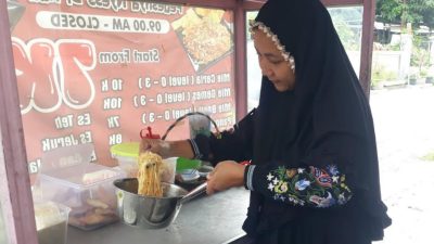 Warung Mie Pedas di Jombang, Sensasi Pedas yang Bikin Ketagihan dengan Harga Terjangkau