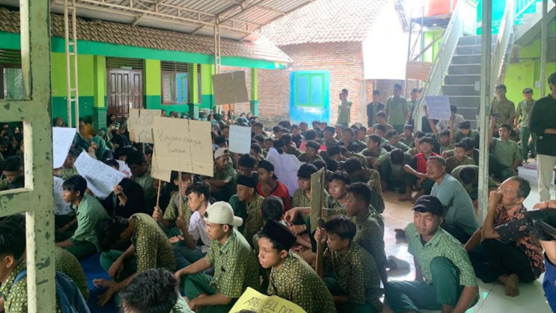 Ratusan Siswa MA Darul Faidzin Gelar Unjuk Rasa, Polisi Mulai Selidiki Kasus Kekerasan