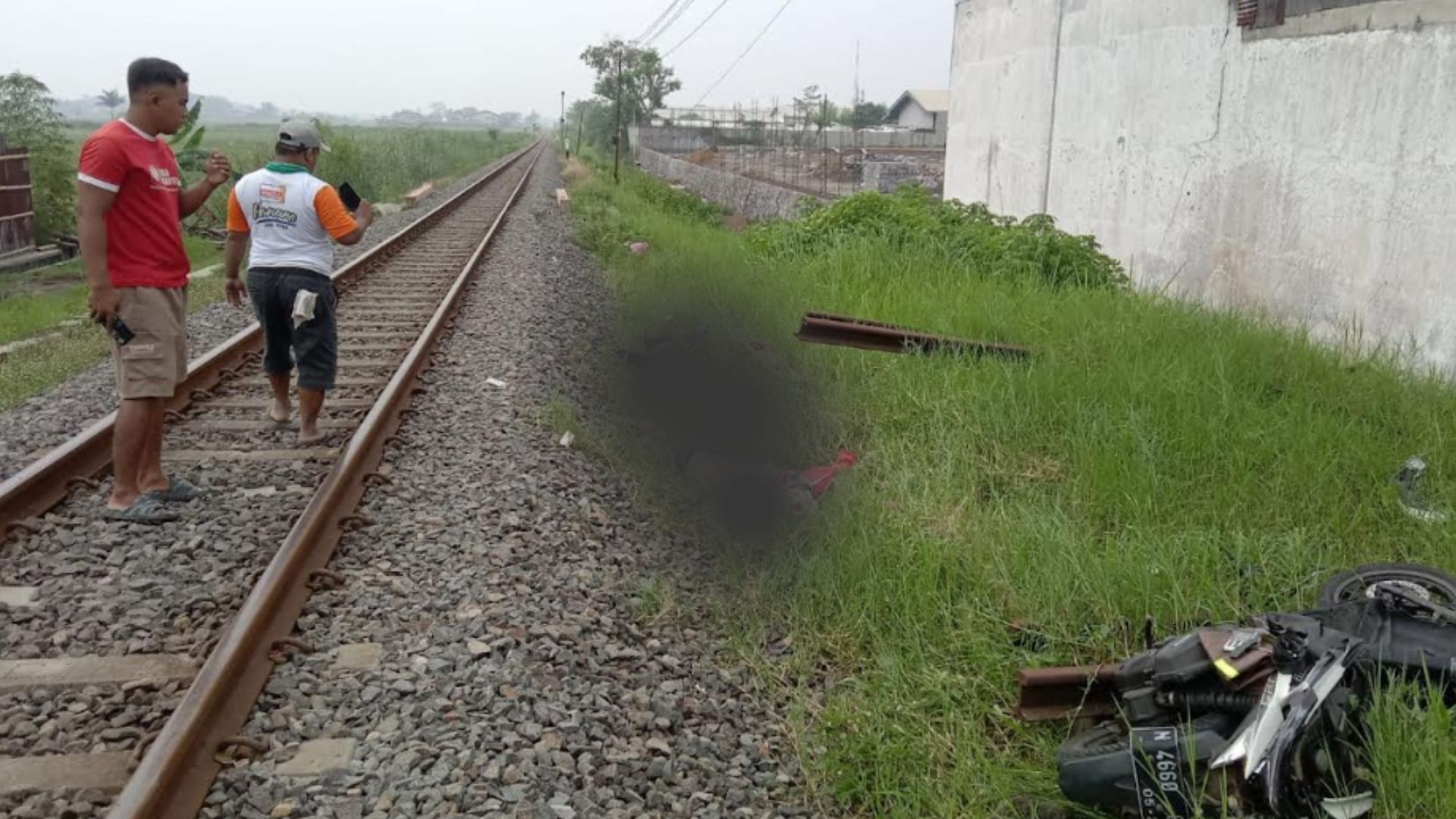 Perlintasan Tanpa Penjaga Kereta Api, Dua Kakek Pengendara Sepeda Motor Tewas di TKP