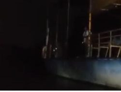 Dua Operator Perahu Terjebak di Sungai Brantas Selama 9 Jam Akibat Kenaikan Volume Air