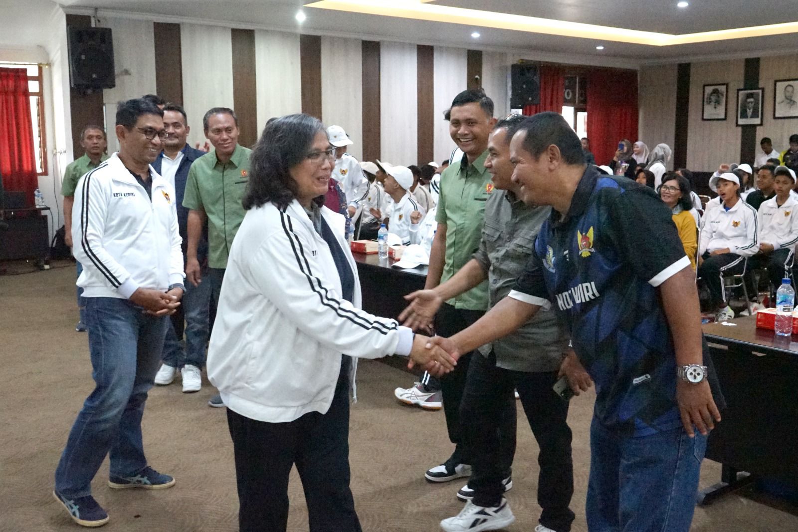 Lepas Atlet Kota Kediri Ikuti POPDA XIV dan PEPAPERDA II, Pj Wali Kota Kediri, Jaga Sportivitas, Semoga Bisa Jadi Juara