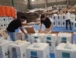 KPU Kota Kediri Lakukan Uji Coba Pengemasan Logistik Pilkada ke Kotak Suara