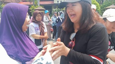 Regina Nadya Suwono Turba di Hari Pahlawan, Didampingi Sang Bunda, Tetap Semangat Meski Cuaca Panas