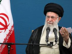 Ayatollah Khamenei Instruksikan Balas Serangan Israel